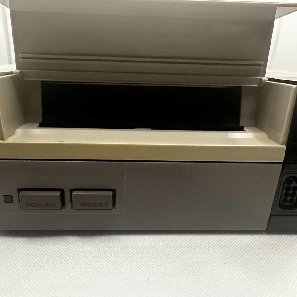 Original Nintendo NES Console-one controller NEW 72 pin installed VG